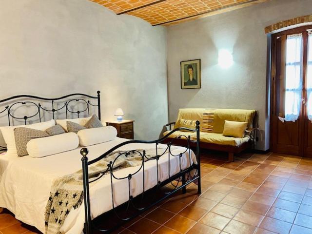 Cascina Stralla Farigliano ภายนอก รูปภาพ